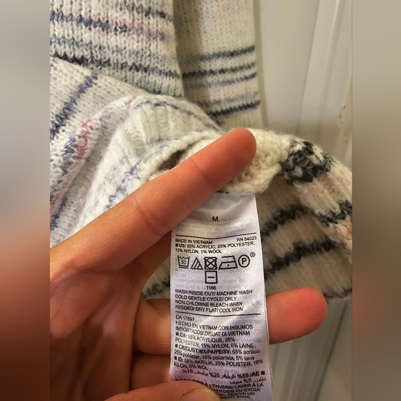 Old Navy Colorful Sweater | Size Medium - Picture 4 of 7